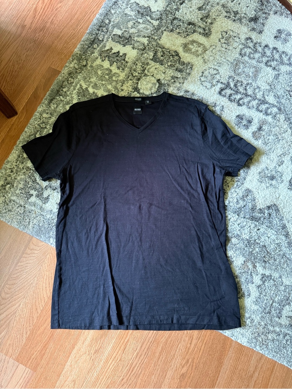 Rarely Worn Hugo Boss T-Shirt 💙